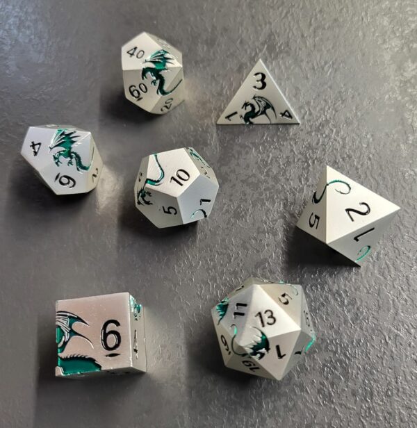 Set de dés en métal argent - Au Dragon Ivre – Image 2